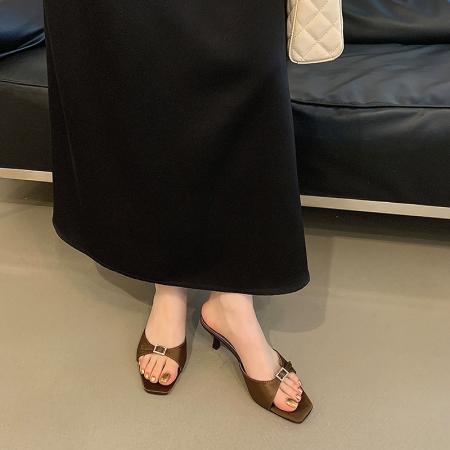 X-33139#夏季法式简约气质细跟凉鞋时尚方头水钻扣装饰绸缎面露趾女鞋 鞋子批发女鞋批发凉鞋货源