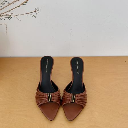 X-33151#夏时尚露趾女鞋简约气质尖头褶皱凉鞋法式优雅金属扣细跟拖鞋 鞋子批发女鞋批发凉鞋货源