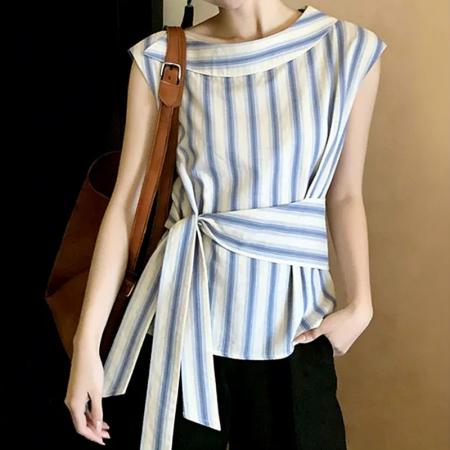 韩系设计感斜肩条纹上衣女夏季无袖绑带收腰宽松显瘦休闲背心  服裝批發女裝批發服飾貨源