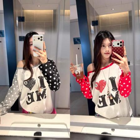 BY14056# 美式复古多巴胺斜肩罩衫女夏季新款休闲宽松慵懒拼接露肩长袖t恤 服裝批發女裝批發服飾貨源