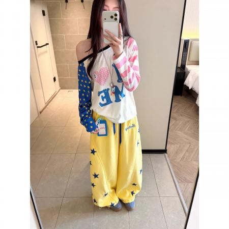 BY14056# 美式复古多巴胺斜肩罩衫女夏季新款休闲宽松慵懒拼接露肩长袖t恤 服裝批發女裝批發服飾貨源