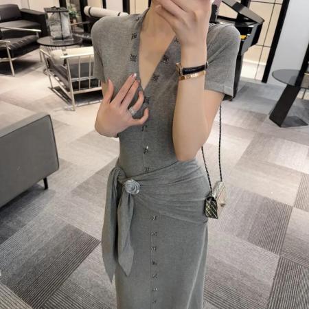 新款夏季高级感连衣裙气质时尚显瘦V领短袖套装 服裝批發女裝批發服飾貨源