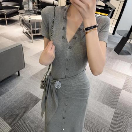 新款夏季高级感连衣裙气质时尚显瘦V领短袖套装 服裝批發女裝批發服飾貨源