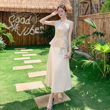 木子李的李新中式高级缎面提花无袖收腰马甲上衣垂感半身裙套装夏 服裝批發女裝批發服飾貨源