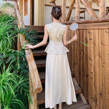 木子李的李新中式高级缎面提花无袖收腰马甲上衣垂感半身裙套装夏 服裝批發女裝批發服飾貨源