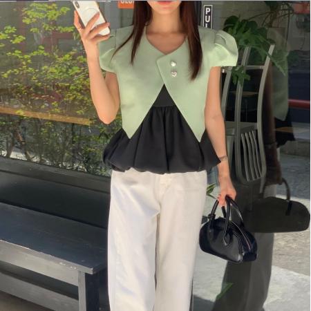 有货小香风别致爱心纽扣宽松百搭泡泡袖短外套 服裝批發女裝批發服飾貨源