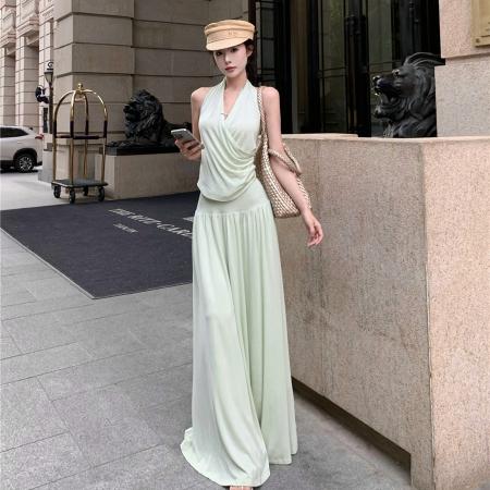 BY14429# 性感V领露背挂脖交叉背心上衣+A字大摆半身裙套装女服裝批發女裝批發服飾貨源