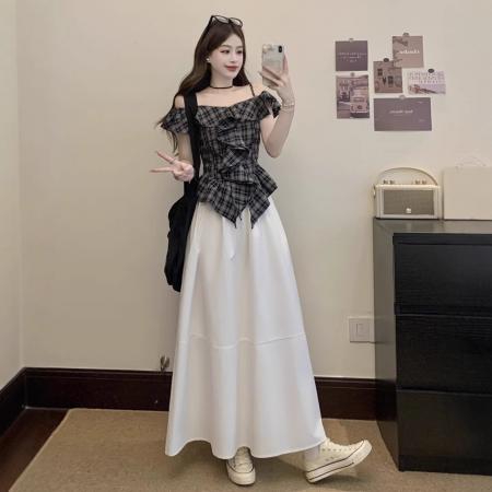 BY14438# 格纹一字肩短袖T恤女夏季甜美露肩木耳边上衣设计感露肩吊带上衣服裝批發女裝批發服飾貨源