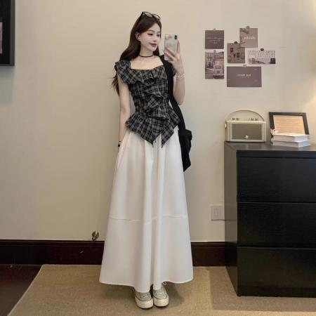 BY14438# 格纹一字肩短袖T恤女夏季甜美露肩木耳边上衣设计感露肩吊带上衣服裝批發女裝批發服飾貨源