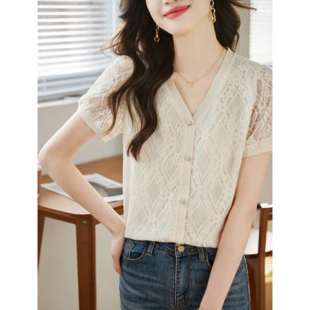 BY14453# 蕾丝上衣高级感夏款女士气质漂亮小衫时尚V领镂空上衣服裝批發女裝批發服飾貨源