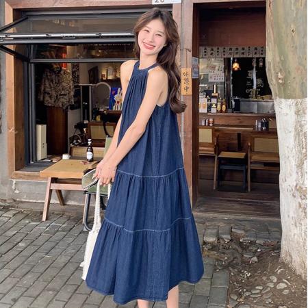 BY14507# 蓝色无袖挂脖连衣裙女中长款夏新款牛仔复古简约设计感背心裙 服裝批發女裝批發服飾貨源