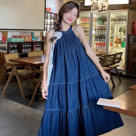 BY14507# 蓝色无袖挂脖连衣裙女中长款夏新款牛仔复古简约设计感背心裙 服裝批發女裝批發服飾貨源