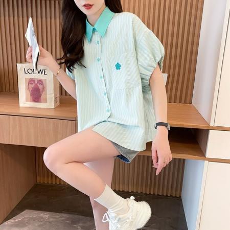 BY14531# 涤纶条纹Polo领衬衫女甜美泡泡袖设计感宽松上衣 服裝批發女裝批發服飾貨源