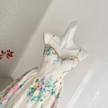 BY14615# 春花锦时抱走草莓法式纯欲风甜系收腰显瘦吊带碎花女款连衣裙 服裝批發女裝批發服飾貨源