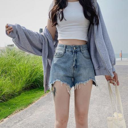 BY14644# 韩版宽松牛仔短裤女夏季不规则毛边设计宽松显瘦外穿阔腿热裤 服裝批發女裝批發服飾貨源
