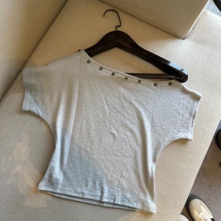 BY14867# 春夏新款露肩上衣女铆钉斜肩显瘦小狗印花短袖T恤 服裝批發女裝批發服飾貨源