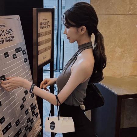 韩国东大门修身显瘦性感纯欲辣妹...