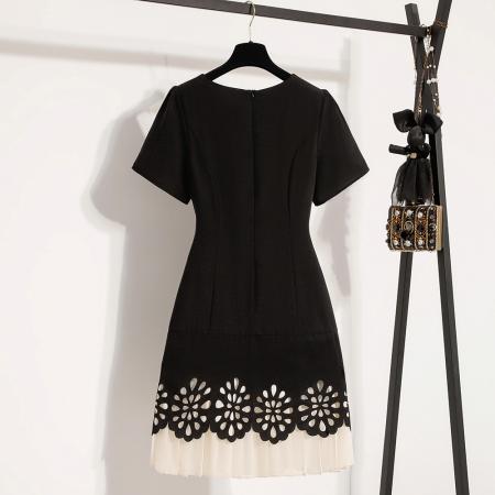 BY14978# 大码女装夏季新款胖mm高级感气质镂空拼接百褶收腰连衣裙 服裝批發女裝批發服飾貨源