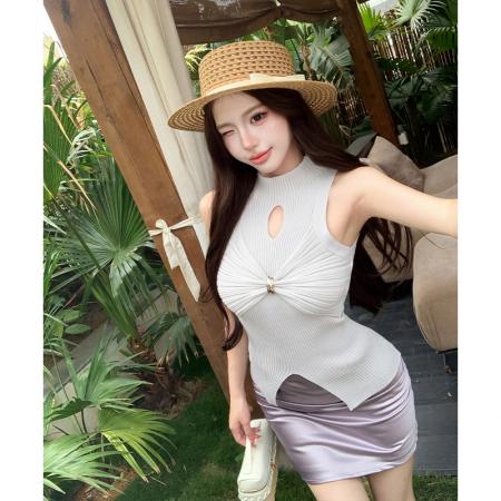 BY15065# 纯欲辣妹女扭结褶皱开衩针织T恤设计感高领无袖上衣曲珠背心夏新 服裝批發女裝批發服飾貨源
