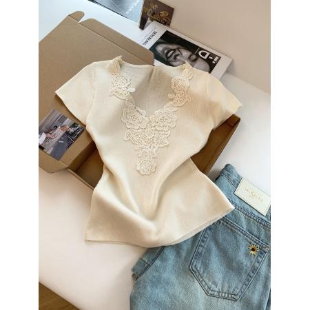 BY15093# 法式温柔风蕾丝拼接V领短袖针织衫女夏季甜美别致设计感上衣 服裝批發女裝批發服飾貨源
