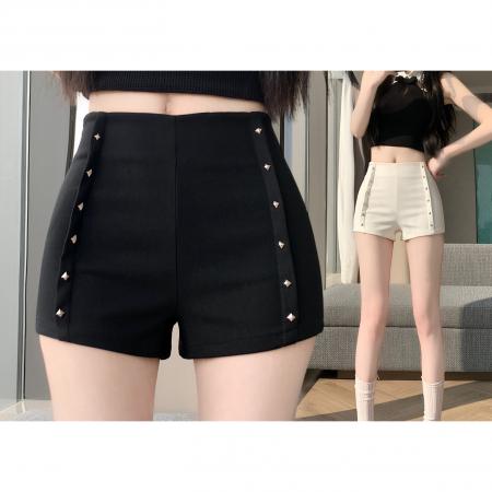 BY15128# 美式辣妹设计感双排柳钉休闲短裤女夏季新款防走光A字版包臀热裤 服裝批發女裝批發服飾貨源