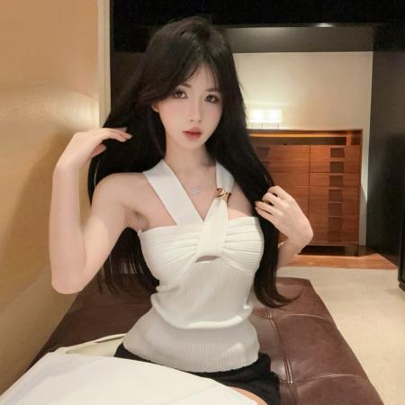 BY15139# 纯欲性感交叉针织吊带背心女修身短款金属装饰百搭上衣 服裝批發女裝批發服飾貨源