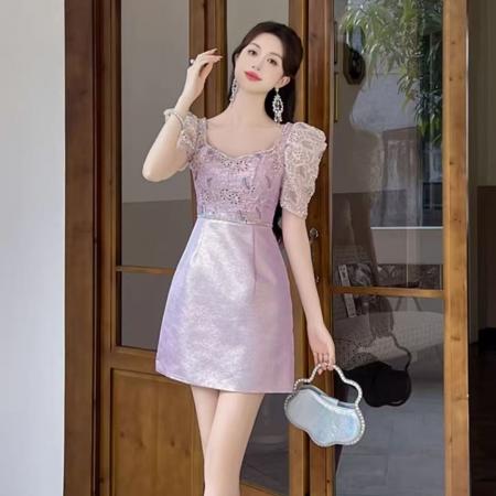 BY15221# 名媛紫色连衣裙夏季女蕾丝拼接高端生日宴会小礼服收腰a字短裙子服裝批發女裝批發服飾貨源