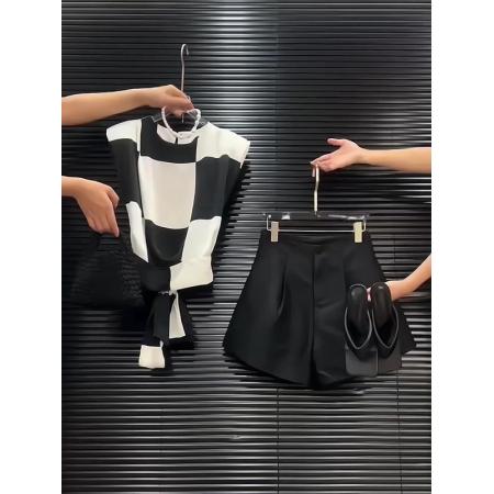 BY15362# 时尚套装女夏季新款黑白拼色棋盘格褶皱上衣配阔腿短款两件套服裝批發女裝批發服飾貨源