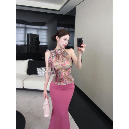 BY15390# 辣妹碎花蝴蝶结无袖挂脖上衣A字半身裙套装女服裝批發女裝批發服飾貨源