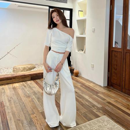 BY15394# 春夏新款姐系魅力收腰斜肩上衣T宽松休闲阔腿裤两件套女服裝批發女裝批發服飾貨源