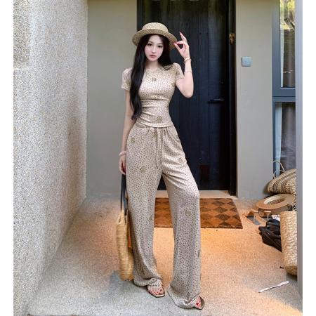 BY15450# 韩系穿搭设计感碎花烫钻短袖T恤上衣阔腿裤长裤两件套装 服裝批發女裝批發服飾貨源