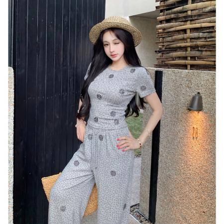 BY15450# 韩系穿搭设计感碎花烫钻短袖T恤上衣阔腿裤长裤两件套装 服裝批發女裝批發服飾貨源