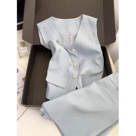 BY15469# 夏季穿搭一整套高级感欧货时尚洋气减龄小香风浅蓝色马甲短裤套装 服裝批發女裝批發服飾貨源