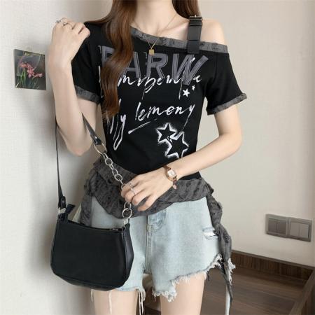 BY15528# 大码胖MM甜酷辣妹字母印花飘带短袖t恤女夏季设计感露肩拼接上衣 服裝批發女裝批發服飾貨源