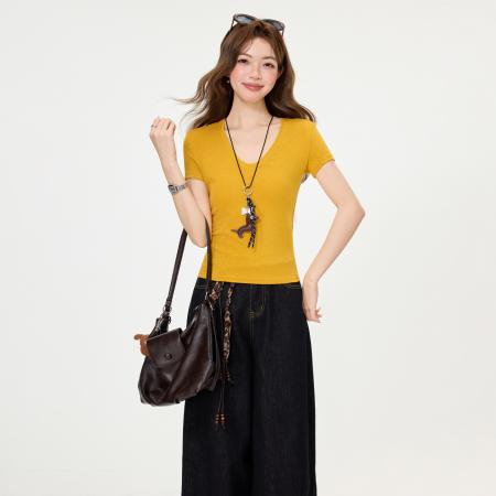 BY15588# 性感辣妹低圆领正肩内搭短袖t恤女夏修身露锁骨上衣 服裝批發女裝批發服飾貨源