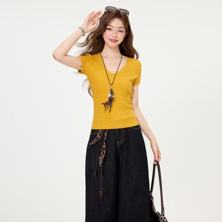 BY15588# 性感辣妹低圆领正肩内搭短袖t恤女夏修身露锁骨上衣 服裝批發女裝批發服飾貨源