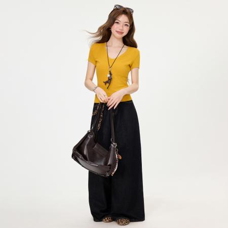 BY15588# 性感辣妹低圆领正肩内搭短袖t恤女夏修身露锁骨上衣 服裝批發女裝批發服飾貨源