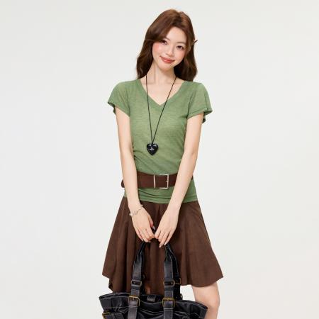 BY15590# 绿色V领正肩短袖t恤女夏季甜辣妹修身显瘦高级感上衣 服裝批發女裝批發服飾貨源