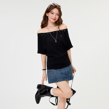 BY15591# 美式辣妹烫钻短袖T恤女刺绣一字斜领露肩慵懒宽松上衣夏 服裝批發女裝批發服飾貨源