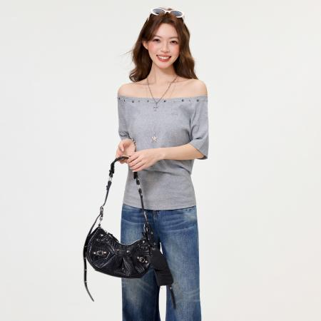 BY15591# 美式辣妹烫钻短袖T恤女刺绣一字斜领露肩慵懒宽松上衣夏 服裝批發女裝批發服飾貨源