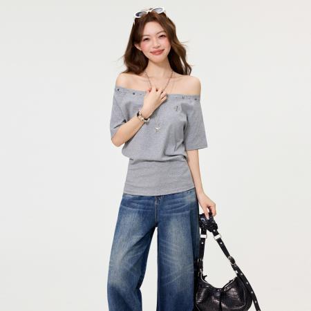 BY15591# 美式辣妹烫钻短袖T恤女刺绣一字斜领露肩慵懒宽松上衣夏 服裝批發女裝批發服飾貨源