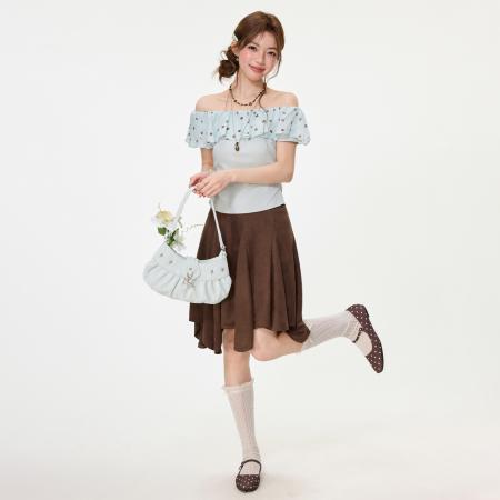 BY15597# 高级感波点荷叶花边一字领露肩短袖t恤女夏季漂亮小上衣 服裝批發女裝批發服飾貨源