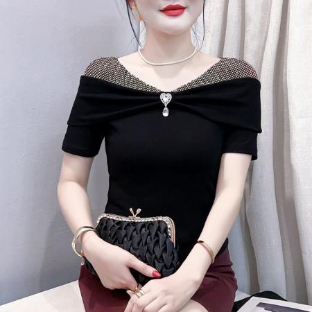 BY15602# 性感一字肩个性镶钻拼接短袖T恤女夏新款修身气质减龄V领上衣 服裝批發女裝批發服飾貨源