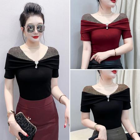 BY15602# 性感一字肩个性镶钻拼接短袖T恤女夏新款修身气质减龄V领上衣 服裝批發女裝批發服飾貨源