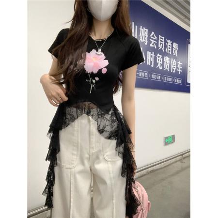 BY15863# 人棉蕾丝下摆不规则飘带拼接印花短袖T恤女夏季甜辣妹风上衣  服裝批發女裝批發服飾貨源