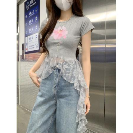 BY15863# 人棉蕾丝下摆不规则飘带拼接印花短袖T恤女夏季甜辣妹风上衣  服裝批發女裝批發服飾貨源