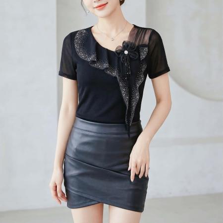 夏季新款斜领短袖重工烫钻优雅上衣女高弹网纱面料手工花朵配饰T 服裝批發女裝批發服飾貨源