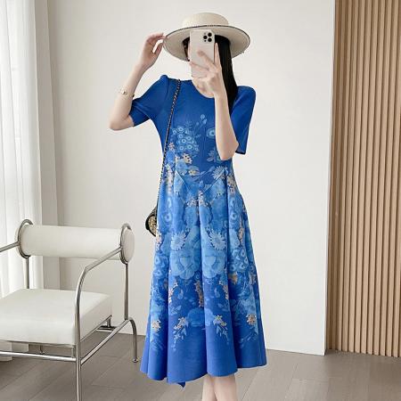 连衣裙新款褶皱新中式衣服裙子女春季复古印花国风印花弹簧裙 服裝批發女裝批發服飾貨源