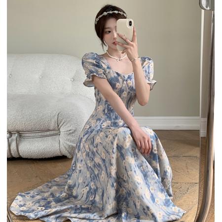 大码法式方领蓝色油画碎花连衣裙女夏收腰显瘦初恋长裙 服裝批發女裝批發服飾貨源