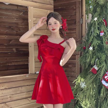 仙女风单肩吊带连衣裙女荷叶边收腰a字裙温柔风白色小短裙 服裝批發女裝批發服飾貨源